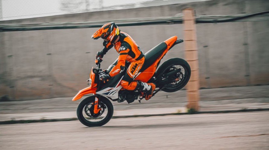 KTM 390 SMC R